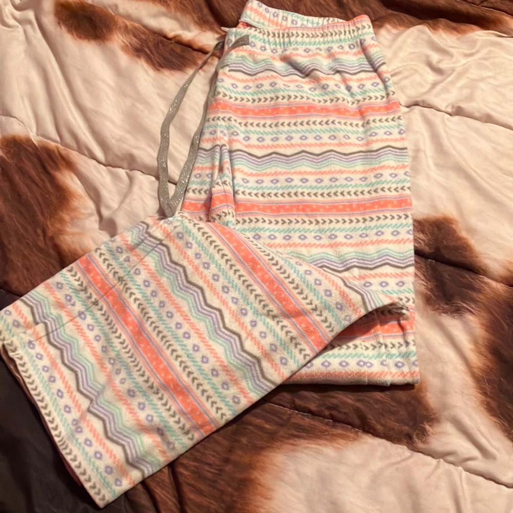 Medium pajama pants worn a few times good quality